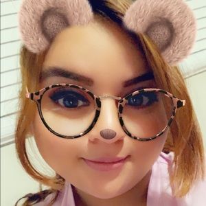 Meet your Posher, Yesenia